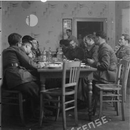 ImagesDéfense Dîner au mess des sous officiers de la caserne Serret