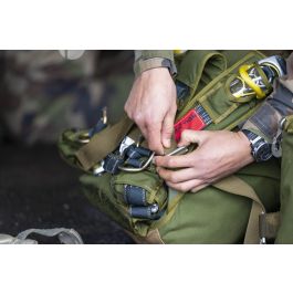 Imagesd Fense Un Stagiaire Du Er R Giment De Chasseurs Parachutistes