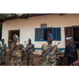 ImagesDéfense Gendarmes centrafricains en rang lors de l inspection