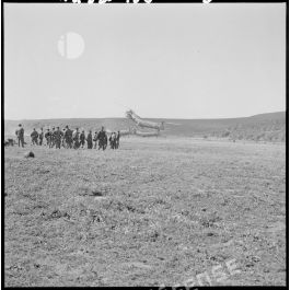 ImagesDéfense Les bananes hélicoptère Piasecki H 21 décollent du