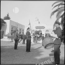 ImagesDéfense Réception du général de Lattre de Tassigny à l école de