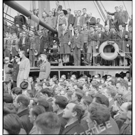 ImagesDéfense La Marseillaise retentit à bord du paquebot polonais SS