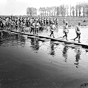 Soldats dans les Flandres à l'été 1917