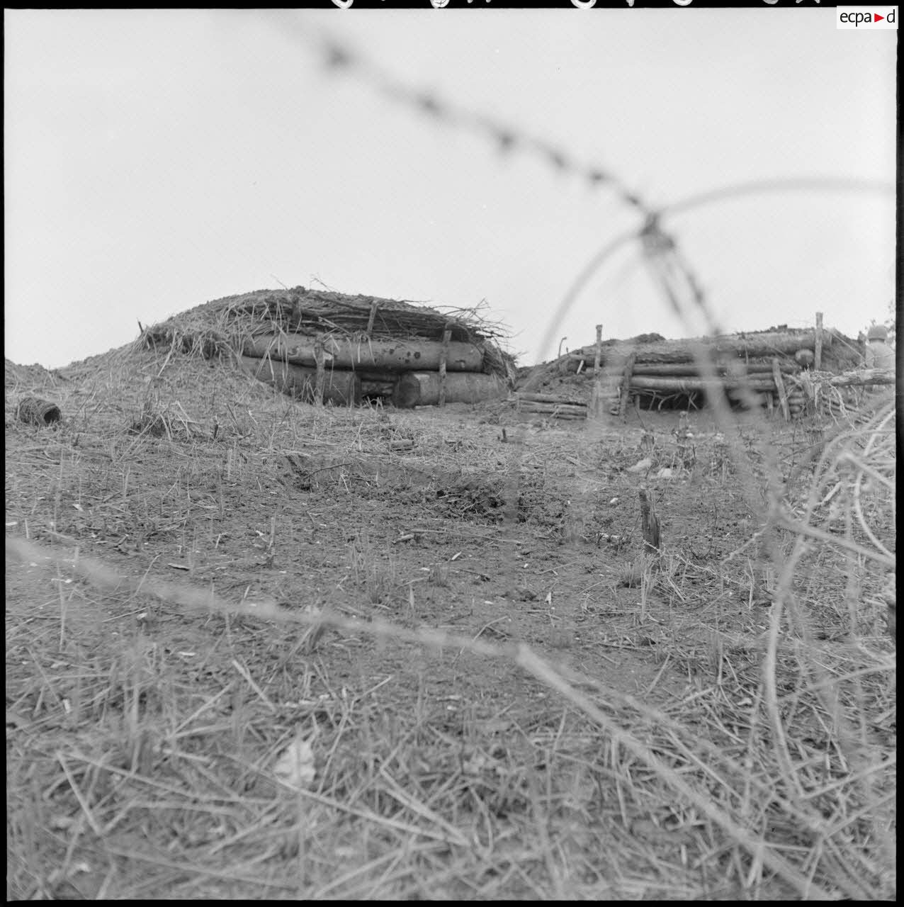Fortifications et blockhaus du point d'appui 21 bis du camp retranch&eacute; de Na San.