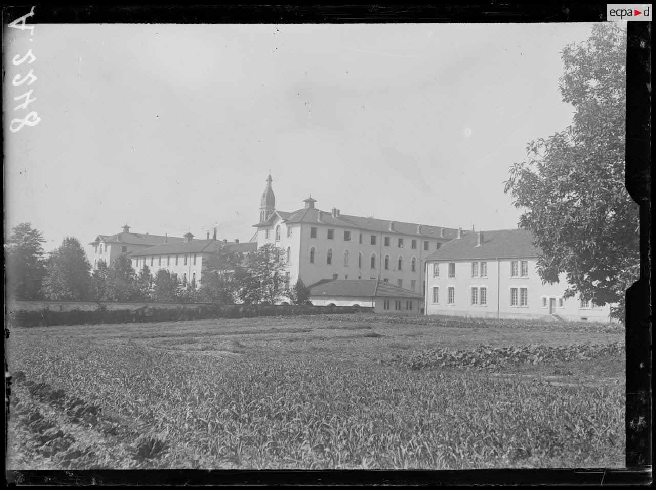 C&ocirc;te-Saint-Andr&eacute; (Is&egrave;re). H&ocirc;pital sanitaire. Vue g&eacute;n&eacute;rale. [l&eacute;gende d'origine]