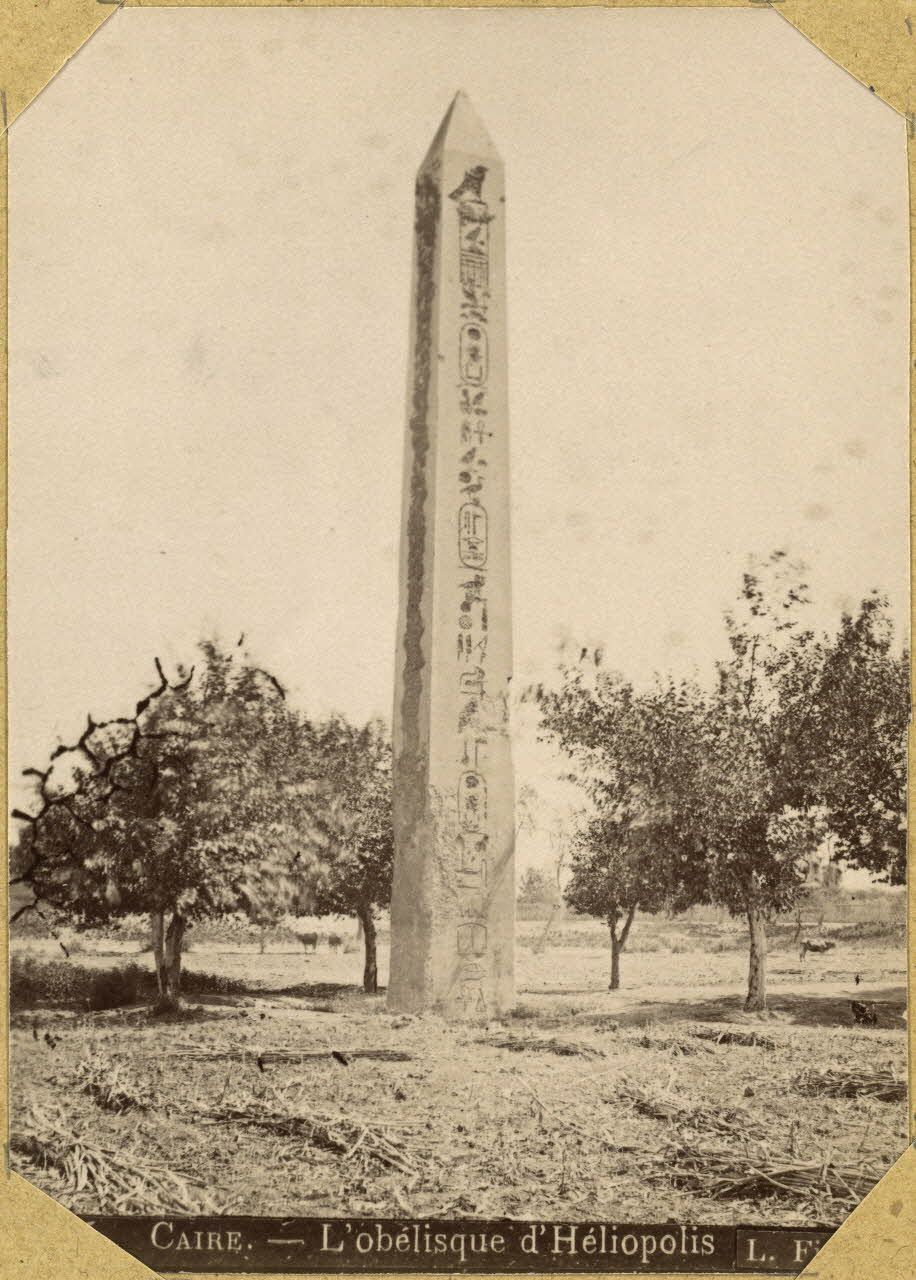 Le Caire. L'obélisque d'Héliopolis. [légende d'origine]