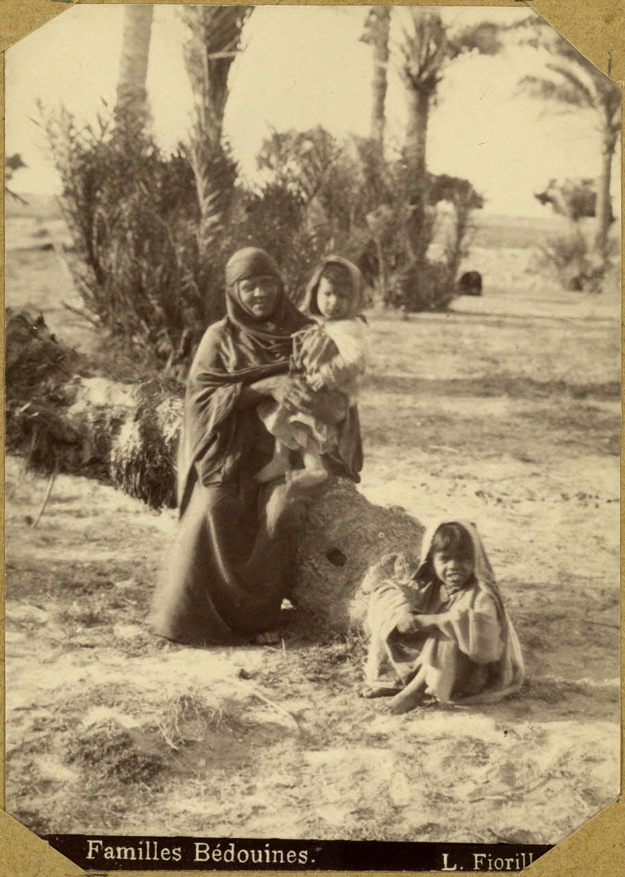 Familles Bédouines. [légende d'origine]