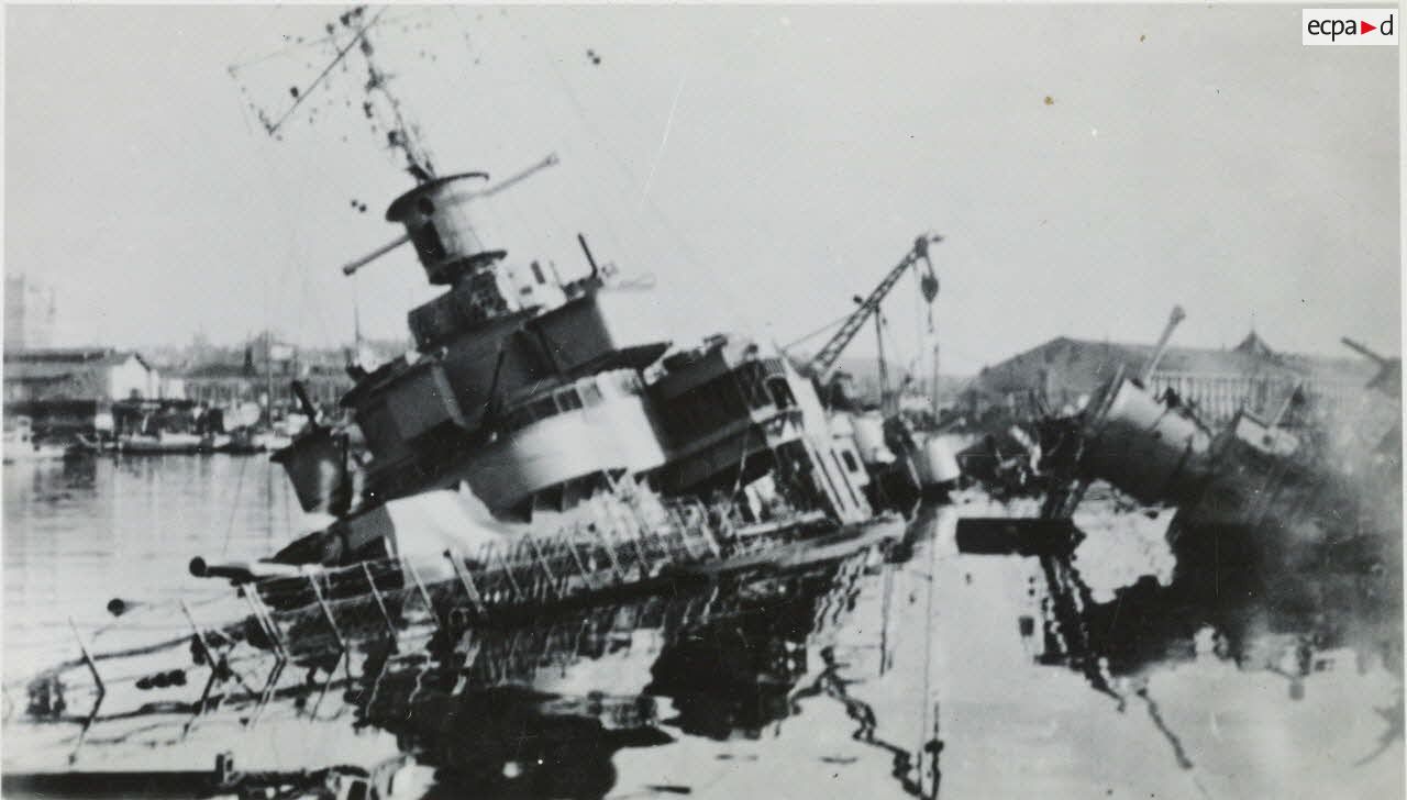 Casque. [l&eacute;gende d'origine]