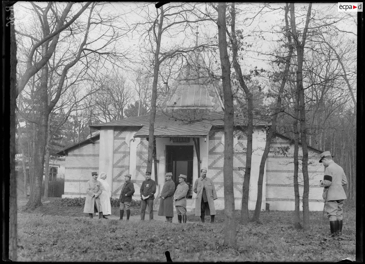 Nogent-sur-Marne. H&ocirc;pital colonial. Pavillon. [l&eacute;gende d'origine]