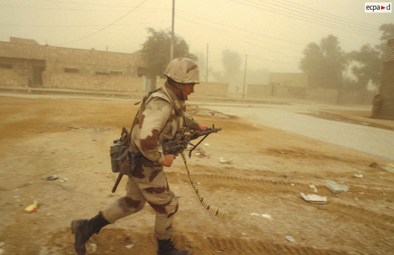 Un groupe de combat du 3e RIMa (r&eacute;giment d'infanterie de marine) attaque la ville d'Al Salman.