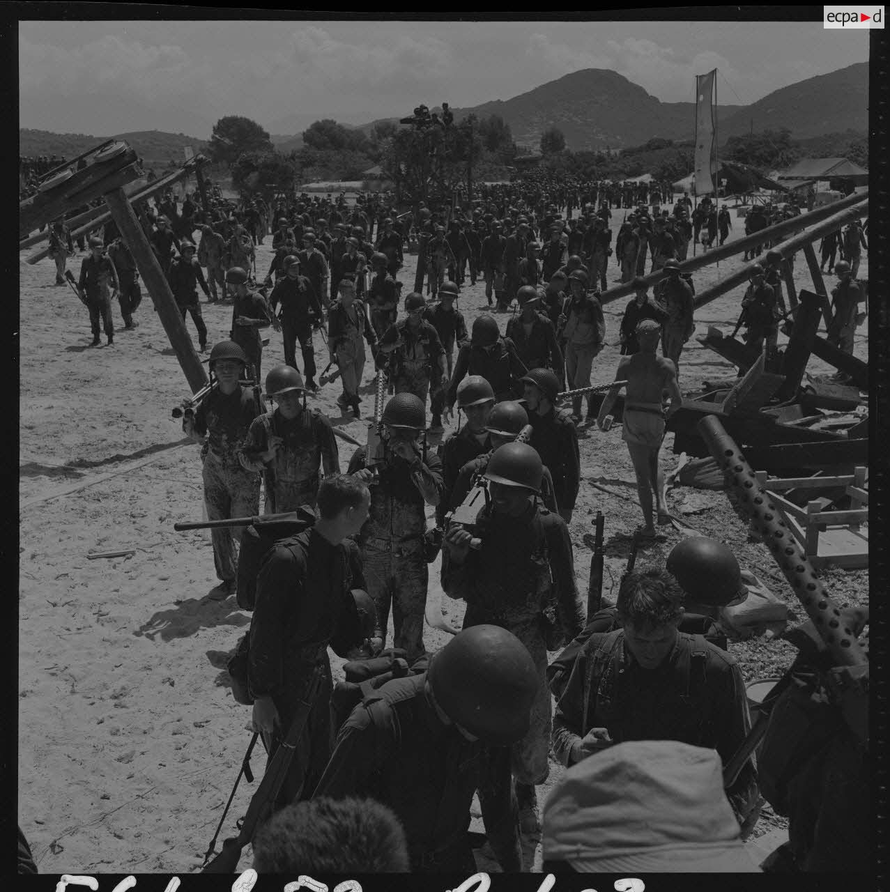 Sur le tournage du film Le jour le plus long. Ambiance sur la plage après le débarquement.