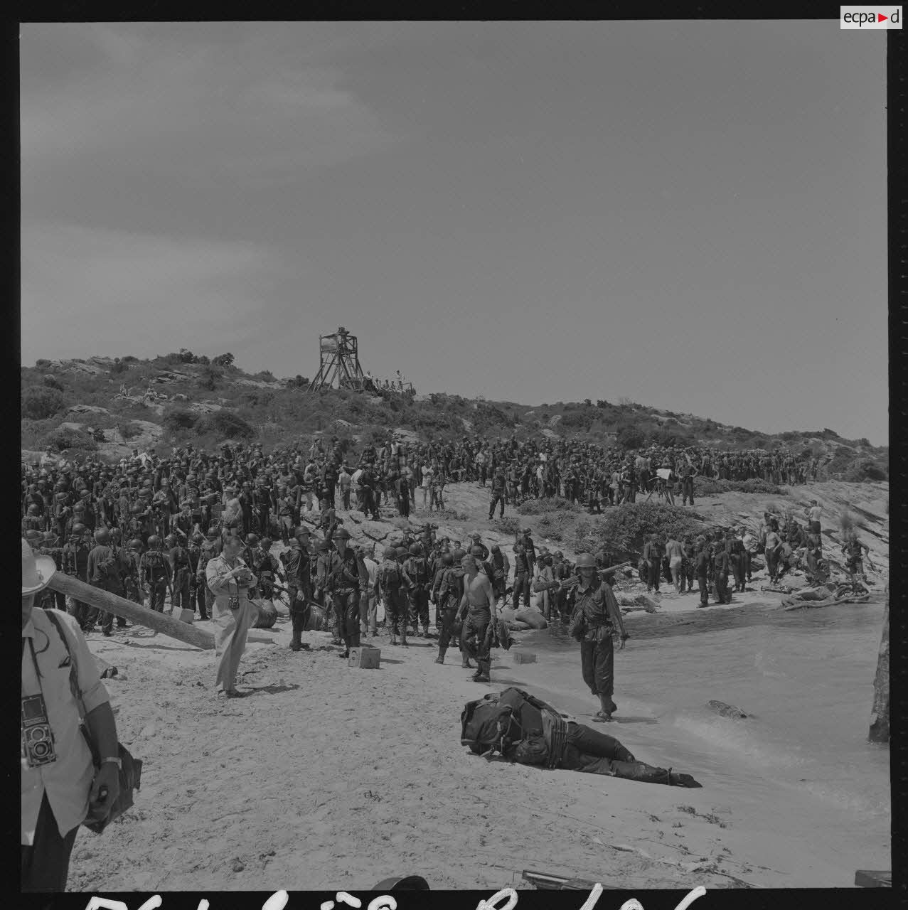 Sur le tournage du film Le jour le plus long. Ambiance sur la plage après le débarquement.