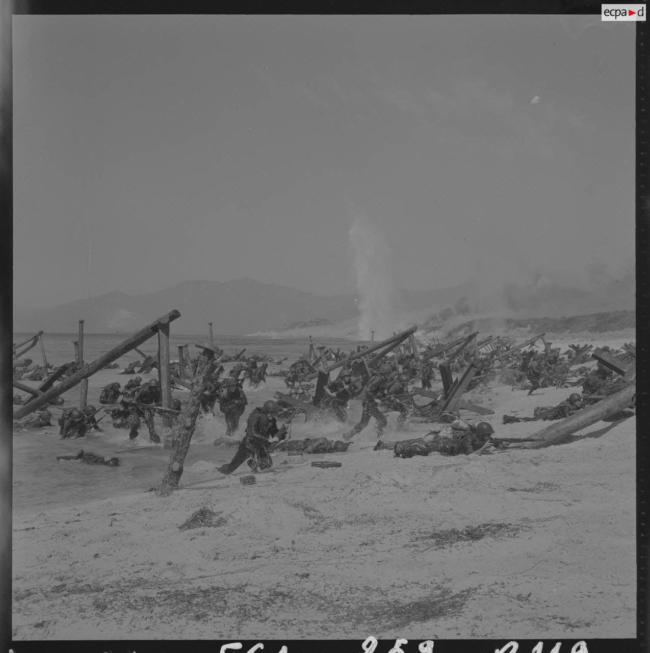 Sur le tournage du film Le jour le plus long. Phase de débarquement des militaires américains du corps des Marines.
