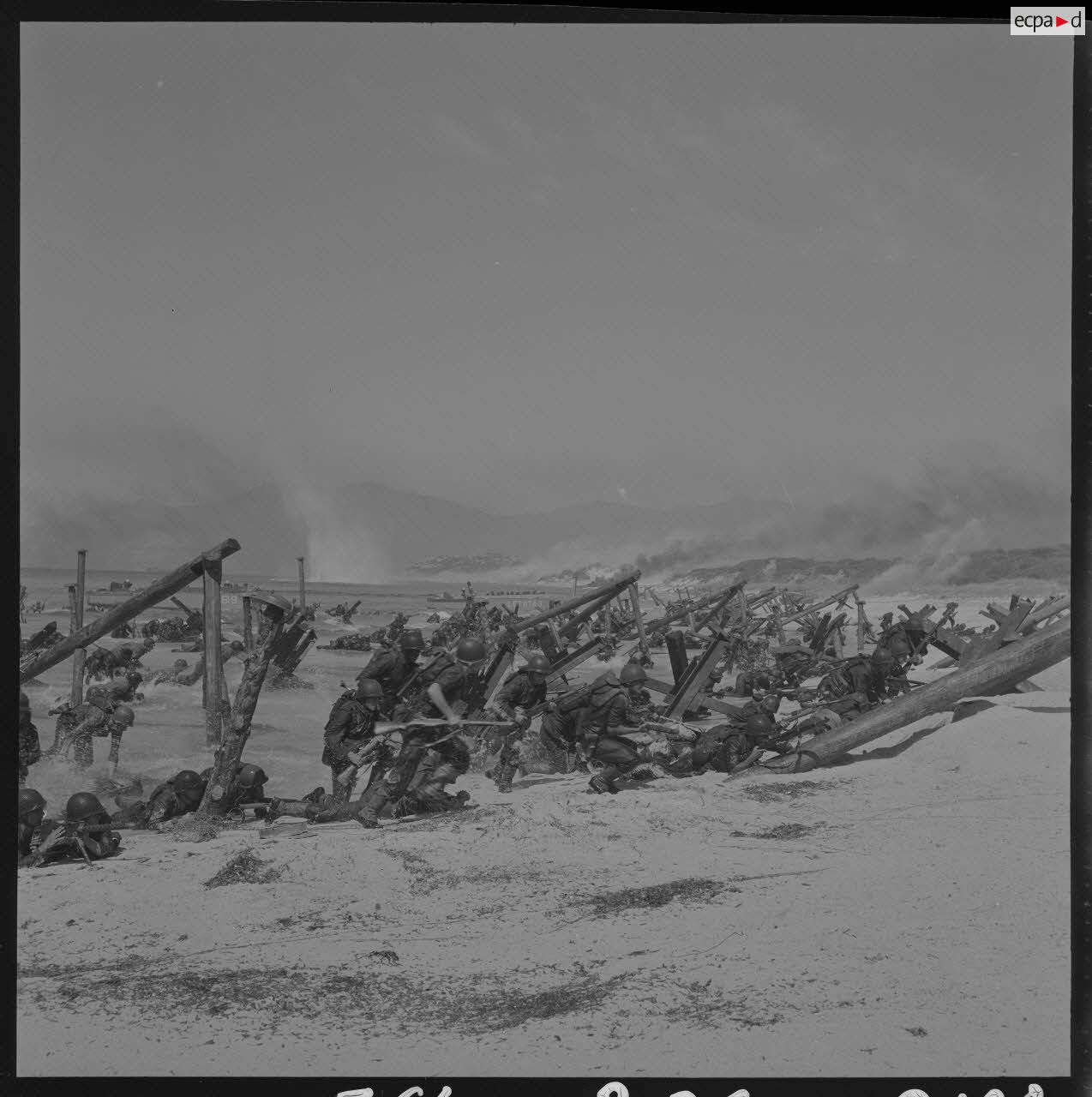 Sur le tournage du film Le jour le plus long. Phase de débarquement des militaires américains du corps des Marines.