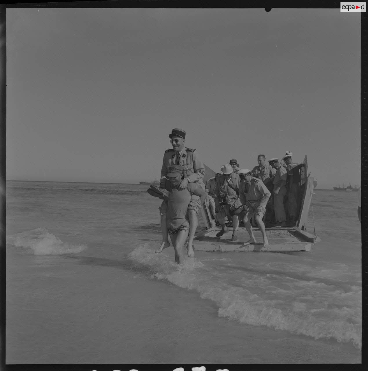 Sur le tournage du film Le jour le plus long. Arrivée des journalistes et des observateurs militaires.