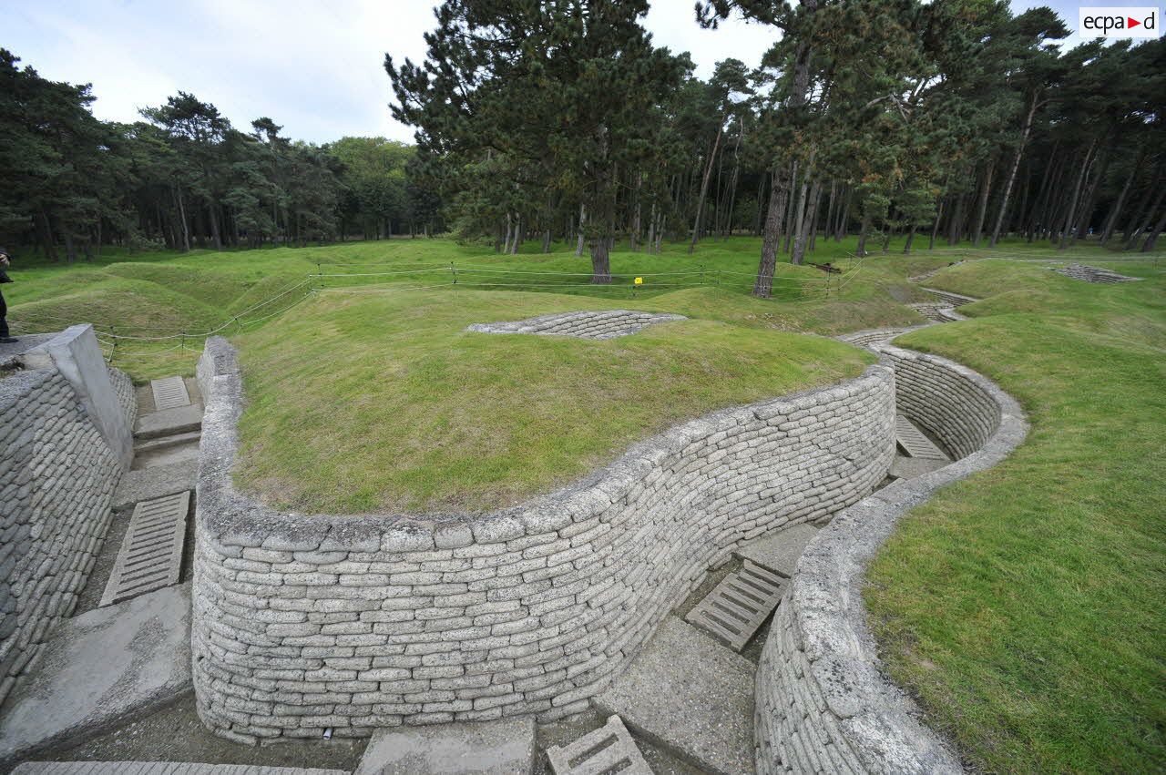 Tranchées restaurées du mémorial de Vimy.