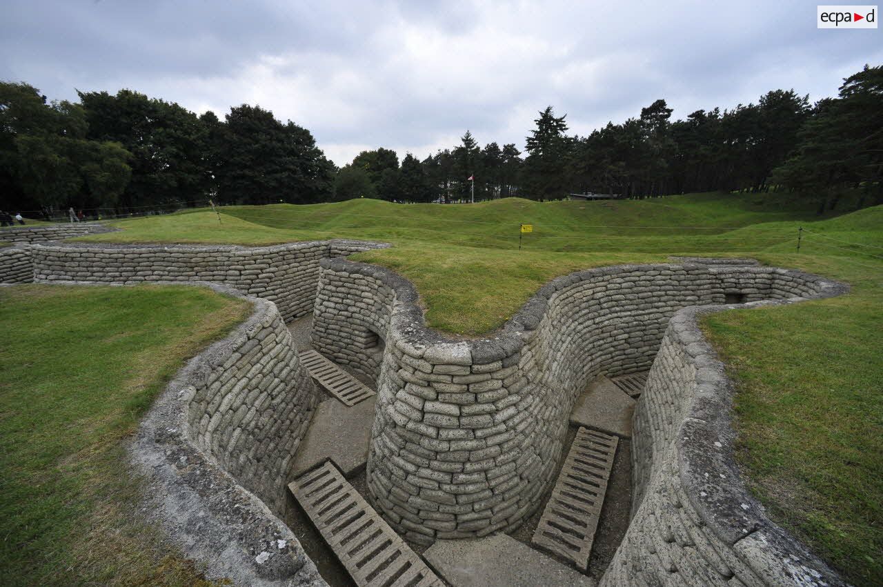 Tranchées restaurées du mémorial de Vimy.