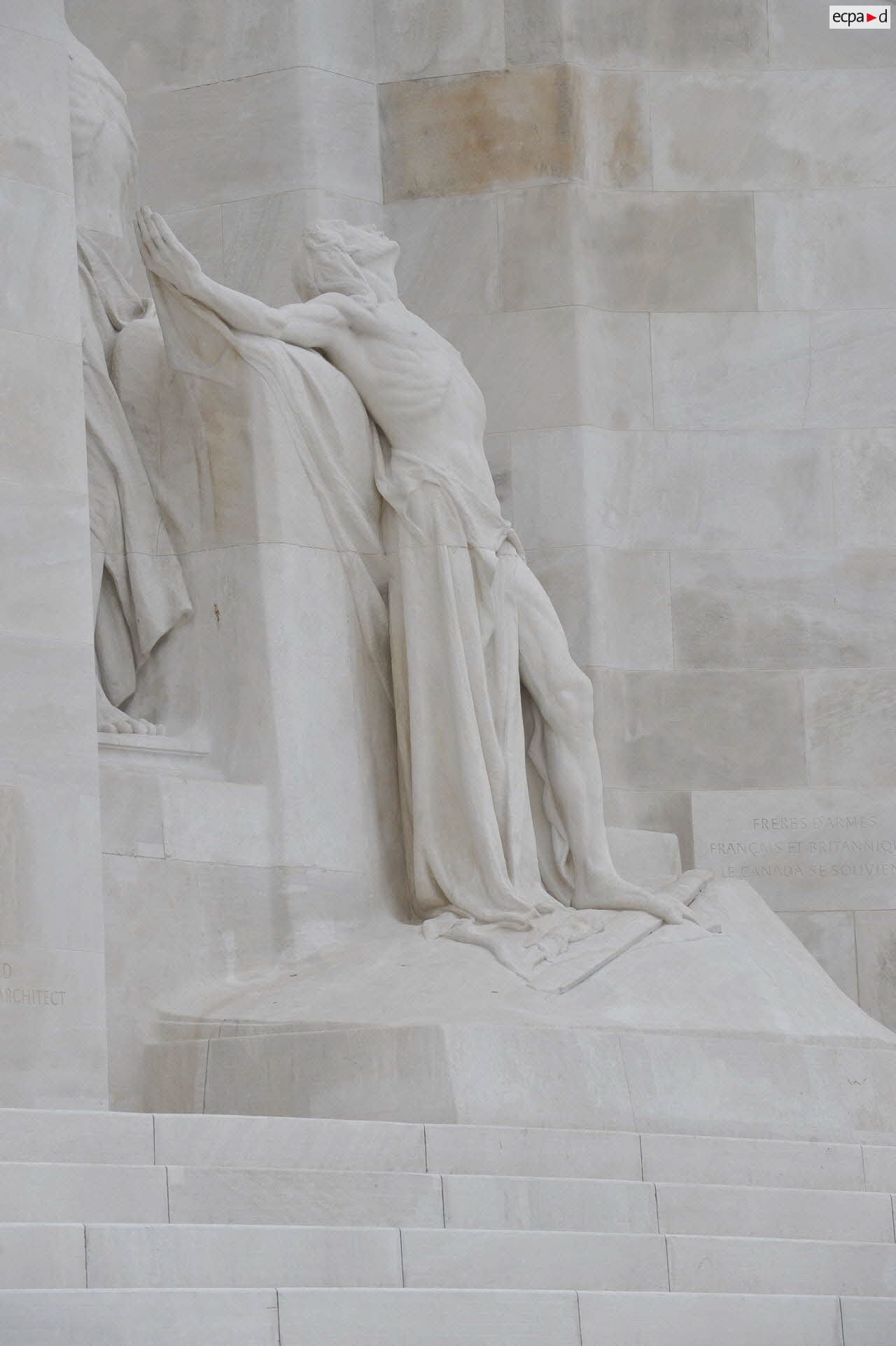 Statue du mémorial national canadien de Vimy.