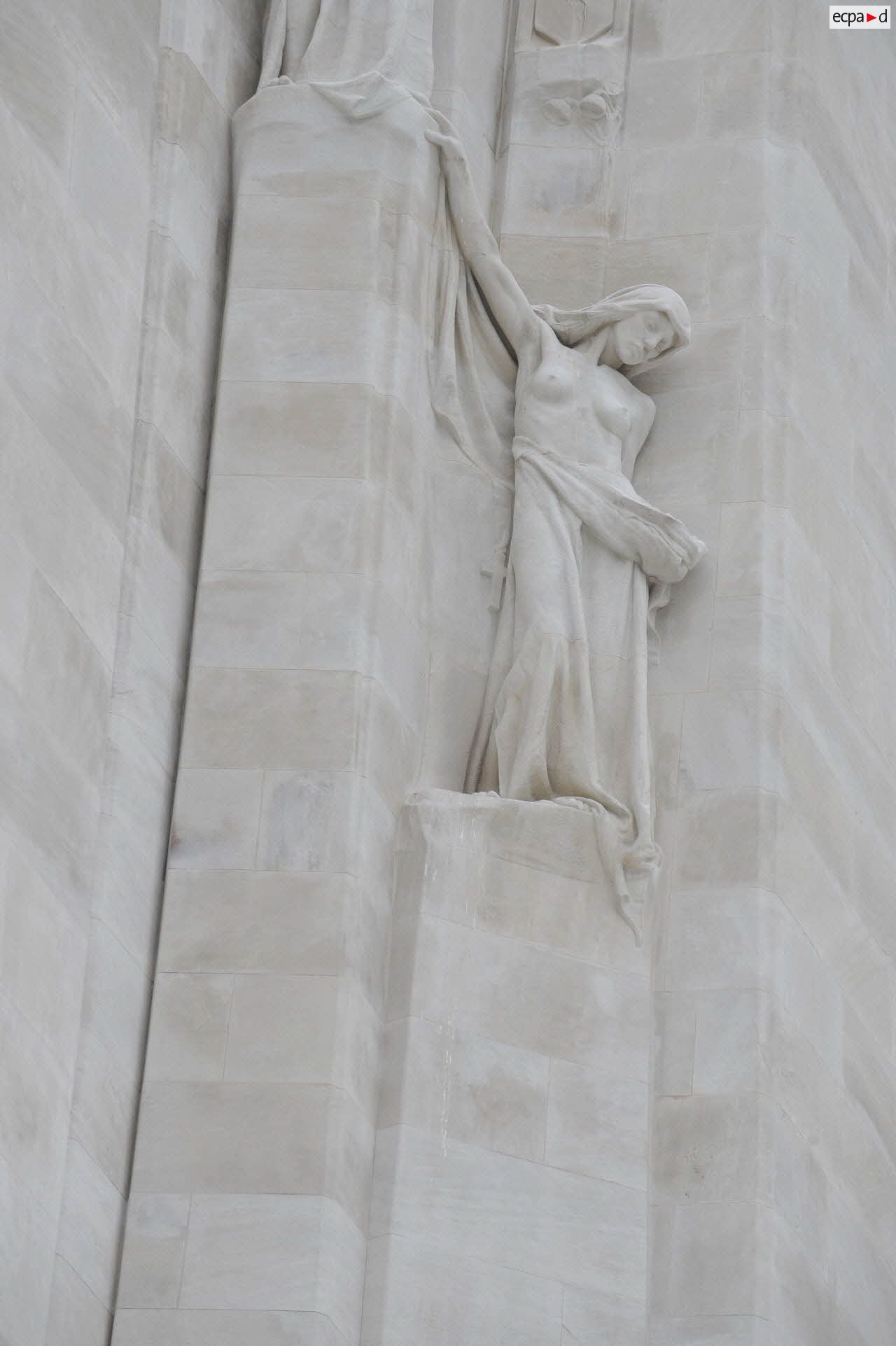 Statue du mémorial national canadien de Vimy.