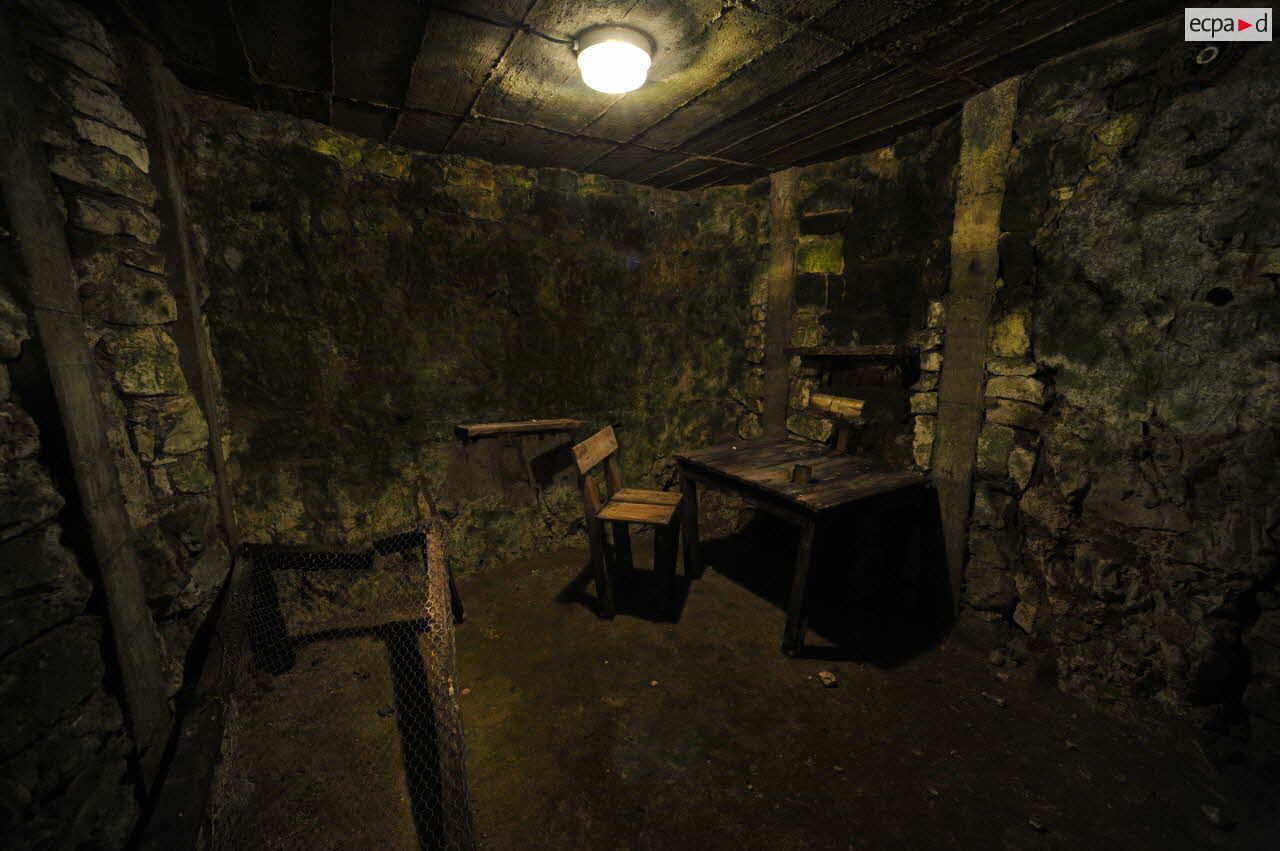 Restes d'une chambrée souterraine au mémorial de Vimy.