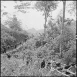 Au cours d'une tournée de projection à travers le pays ThaÏ, la colonne de l'équipe itinérante 