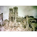 Reims. Cathédrale vue de la rue de Chanzy. 1918. [légende d'origine]