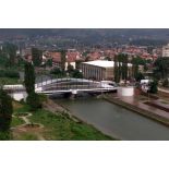 Le nouveau pont ouest dit Austerlitz sur le fleuve Ibar.