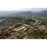 Vue aérienne de l'usine de batteries du complexe industriel Trepca.