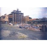 Atelier de nitration. ( transformation du nitrite en nitrate). [légende d'origine]