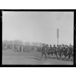 Omsk. Défilé des troupes. [légende d'origine]