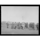 Omsk. Passage en revue des troupes par le général Janin. [légende d'origine]