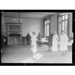 Solesmes (Sarthe). Hôpital de l'abbaye des Bénédictines. Une salle. [légende d'origine]