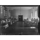 Saint-Laurent-du-Pont (Isère). Hôpital sanitaire. Chambre. [légende d'origine]