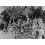 Construction du pylone et du batiment principal de Prégentil. [légende d'origine]