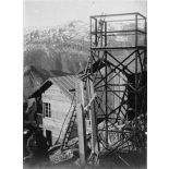 Pylone observatoire du sommet en construction. [légende d'origine]