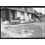 Vulaines-sur-Seine (Seine-et-Marne). Chenil militaire du capitaine Mallerich. [légende d'origine]