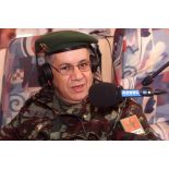 L 'officier de liaison marocain dans le studio d'Azur FM.