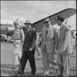 Arrivée de Pham Van Binh, gouverneur du Nord-Vietnam, à Hanoï.