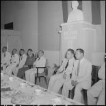 Des personnalités vietnamiennes à l'inauguration de l'exposition de peinture de Madame Pham Dung Doan.