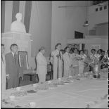 M. Tran Van Huu répond à l'allocution prononcée par un délégué des notabilités d'Hanoï, à l'occasion de l'inauguration de l'exposition de peinture de Madame Pham Dung Doan.