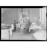 Paris. Hôpital auxiliaire n°232, rue de la Boetie. Service de chirurgie de l'étage. [légende d'origine]