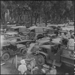 Les abords du stade Mangin lors du match de football opposant l'équipe militaire de France à la sélection vietnamienne d'Hanoï.