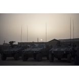 Lever de soleil sur le parc à véhicules de la base de Kidal.