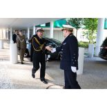 L'amiral Christophe Prazuck, CEMM (chef d'état-major de la Marine), accueille son homologue polonais Miroslav Mordel sur le site de Balard.