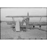 Sur l'aérodrome de Valence-Chabeuil (Drôme), des planeurs DFS-230 du Luftlandegeschwader 1 peu avant une mission.