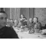 Un repas est organisé en l'honneur de permissionnaires.