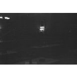 Un officier prononce un discours devant des fantassins et des tankistes allemands.