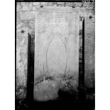 Pierre tombale. [légende d'origine]