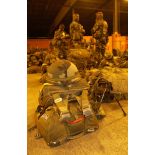 Equipements individuels des parachutistes du 8e RPIMa juste avant leur départ pour le Kosovo.