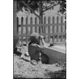 En Sicile, un parachutiste allemand de la 1.Fallschirmjäger-Division défenseur de la route 115.